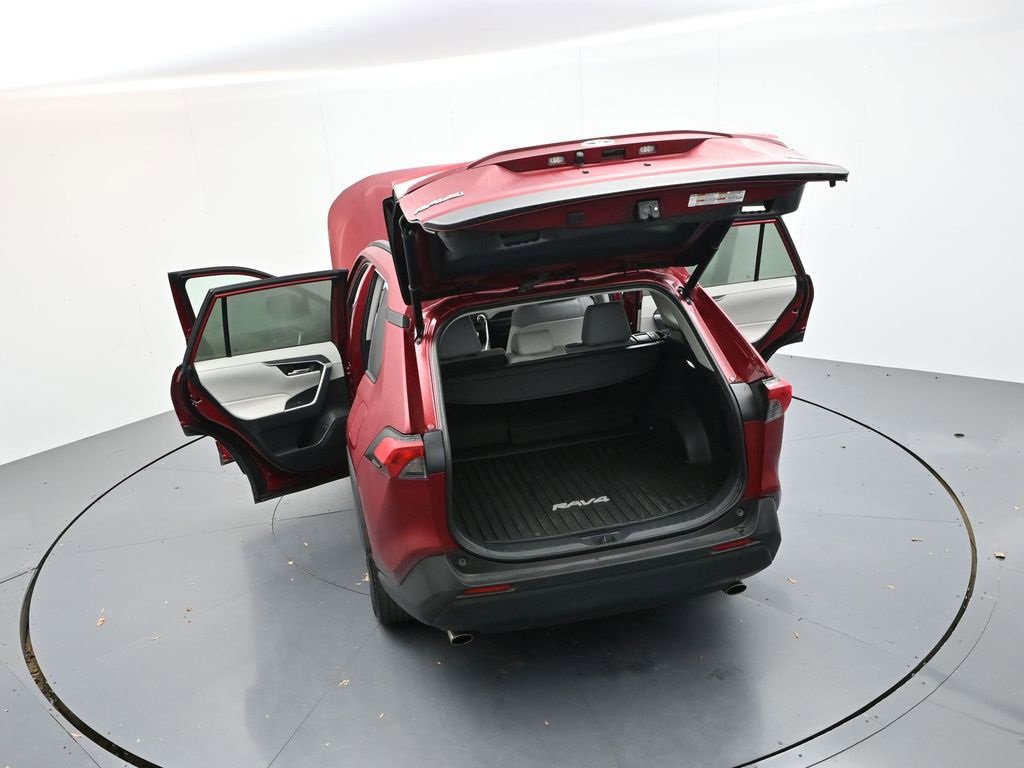 Used 2023 Toyota RAV4 XLE Premium image 39