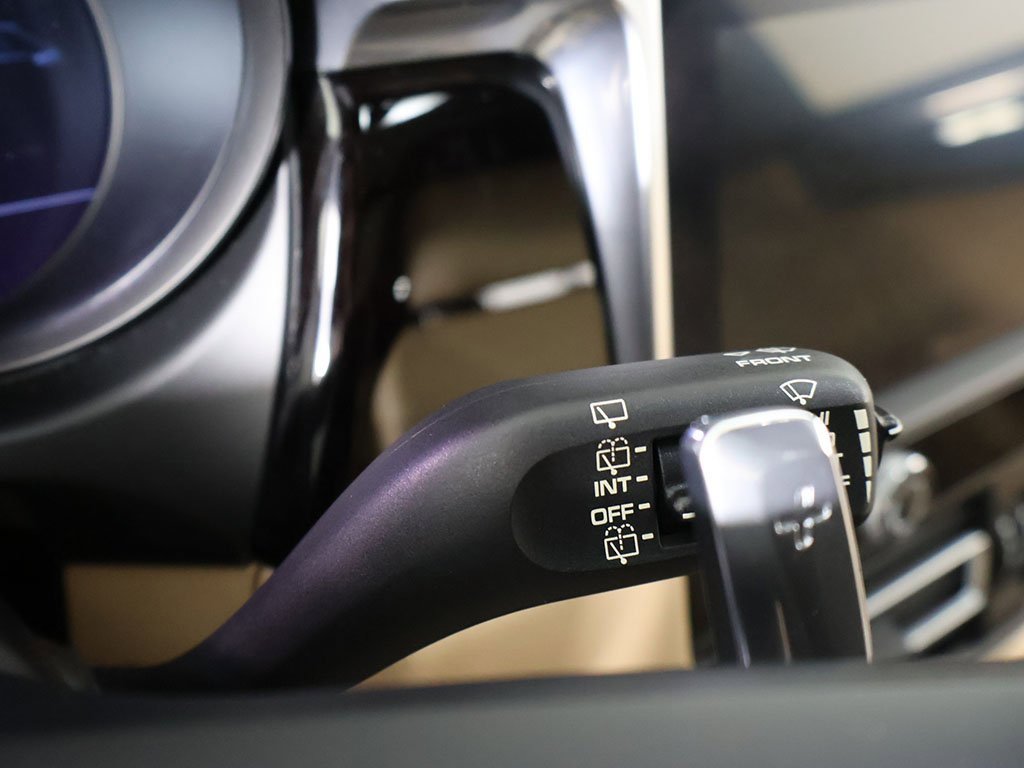 Used 2022 Porsche Macan image 38