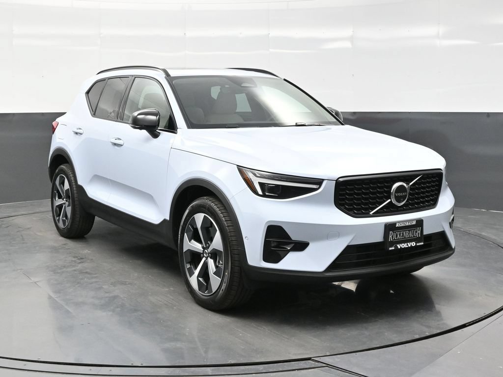 New 2026 Volvo XC40 B5 Plus w/ Protection Package Premier