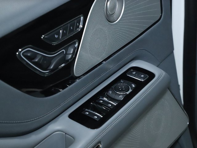 Used 2020 Lincoln Aviator Reserve w/ Equipment Group 202A image 18