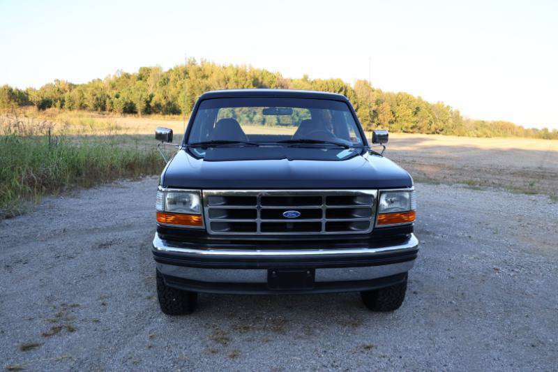 Used 1995 Ford Bronco XLT AWD/4WD image 4