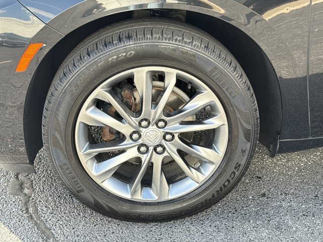 Used 2022 Buick Enclave Avenir w/ Avenir Technology Package AWD/4WD image 18