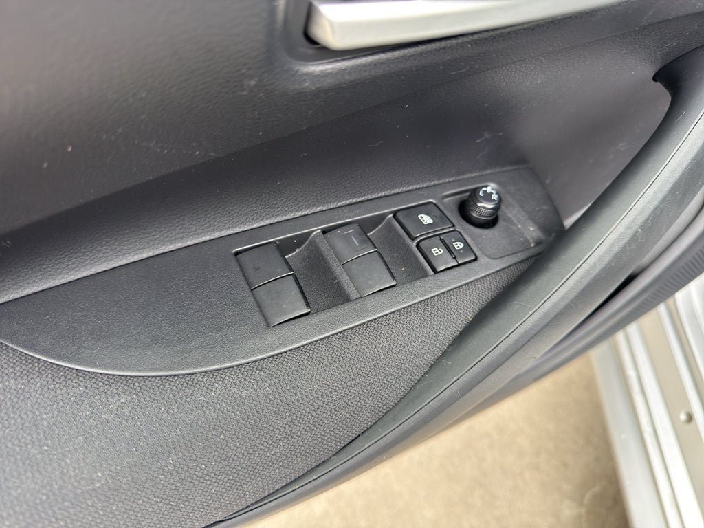 Used 2020 Toyota Corolla LE FWD image 10