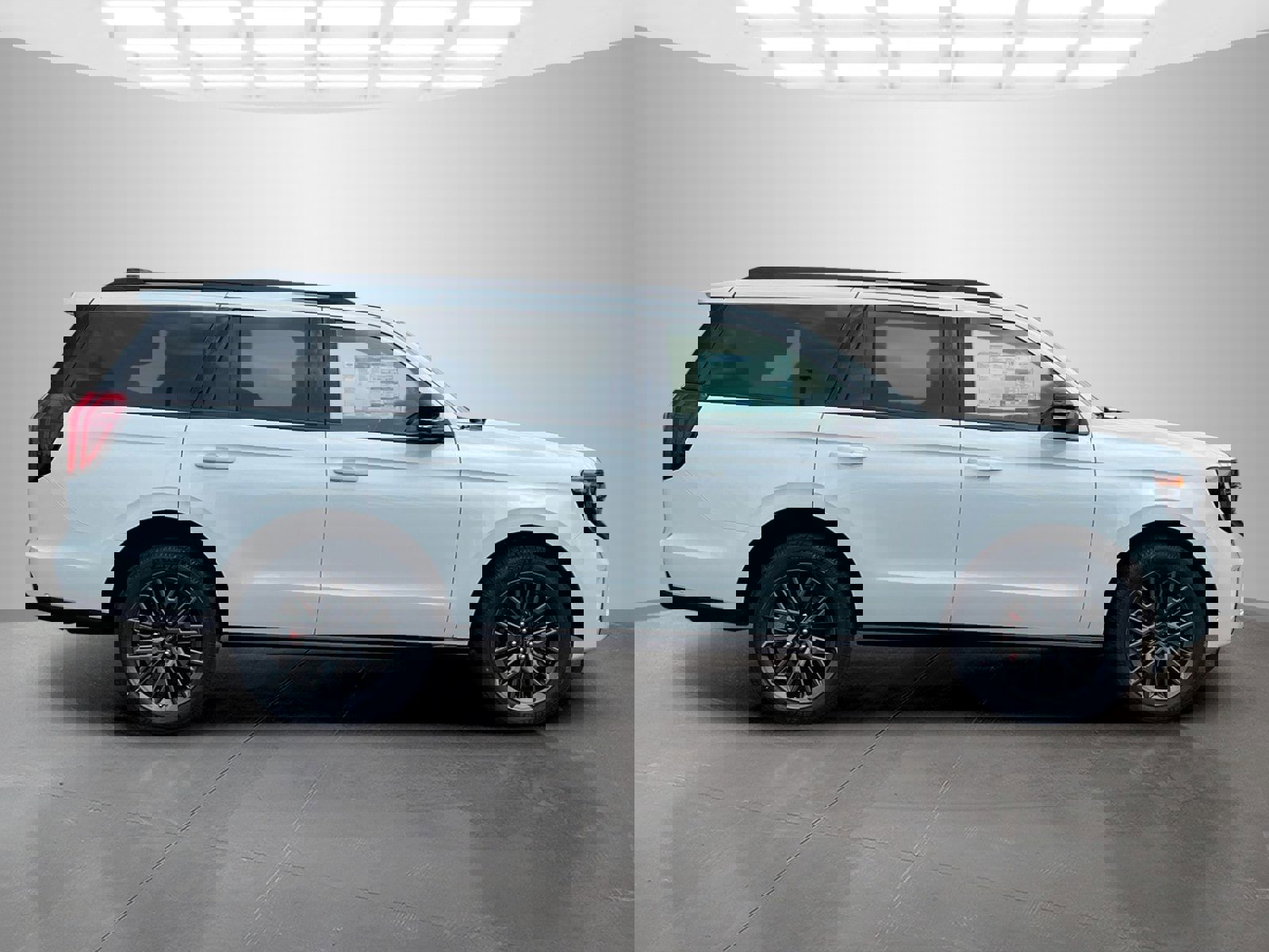 New 2025 Ford Expedition Platinum image 3