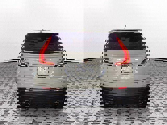 Certified 2023 Cadillac XT4 Luxury FWD image 5