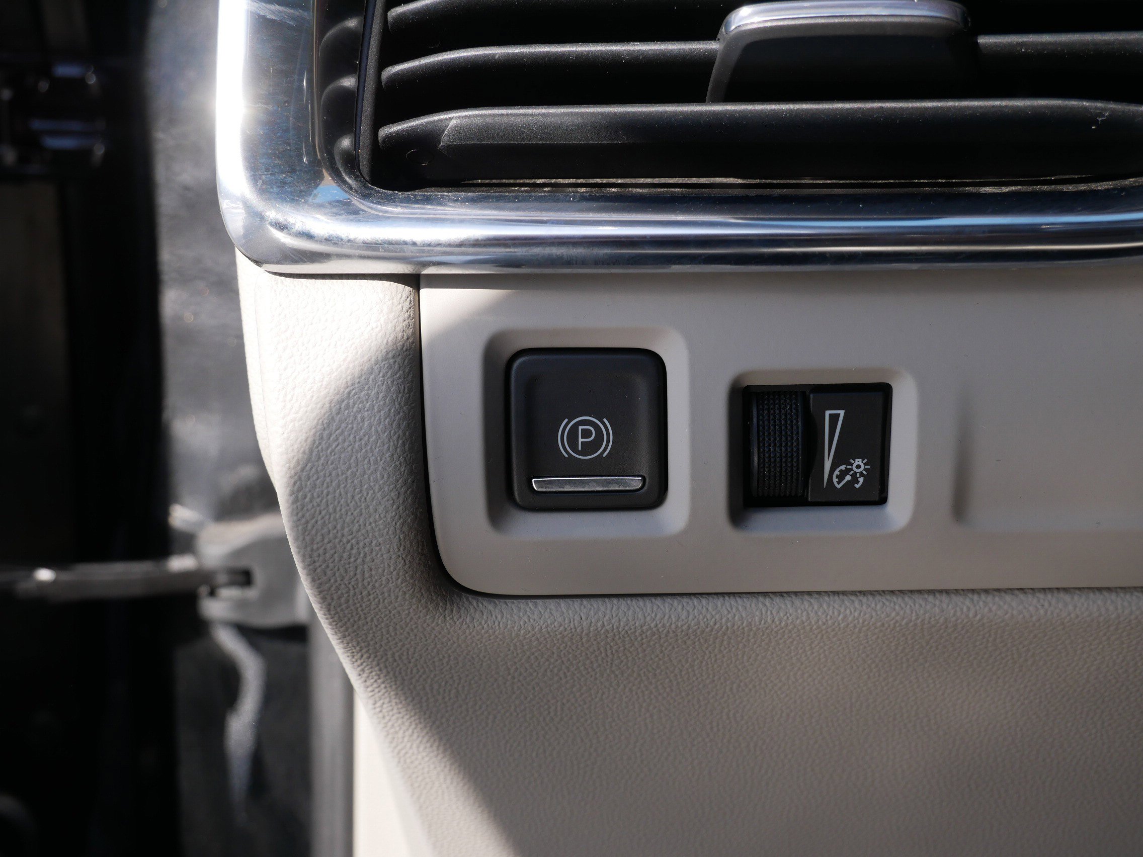 Certified 2022 Cadillac XT4 Luxury image 8