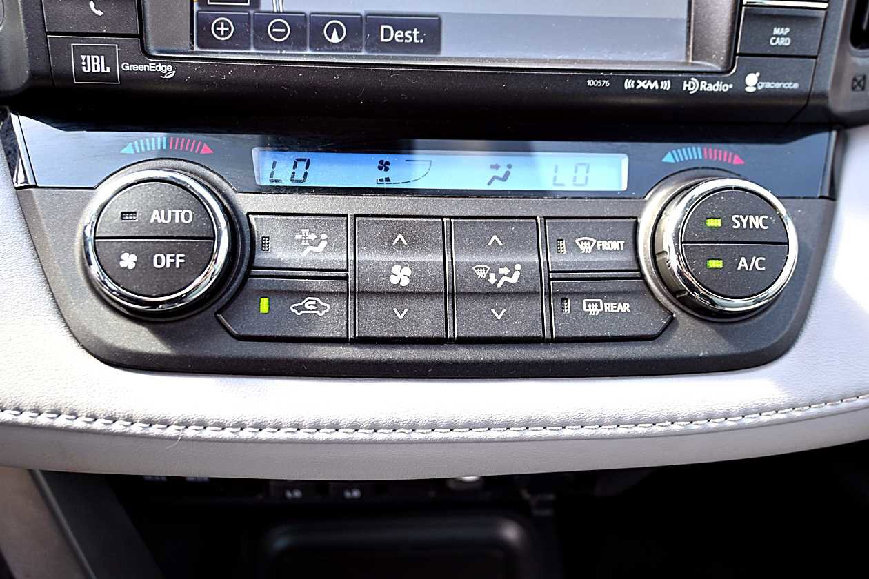 Used 2017 Toyota RAV4 Limited AWD/4WD image 26