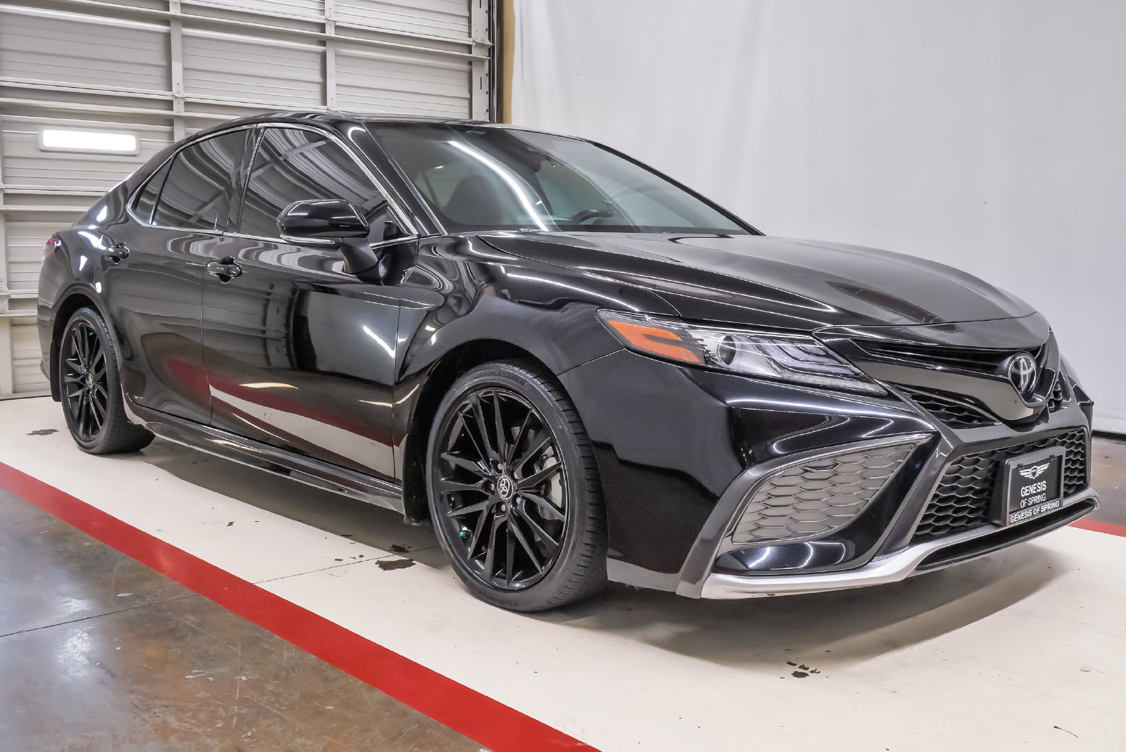 Used 2022 Toyota Camry XSE FWD image 5
