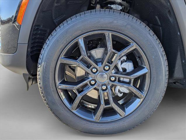 New 2025 Jeep Grand Cherokee Limited AWD/4WD image 9