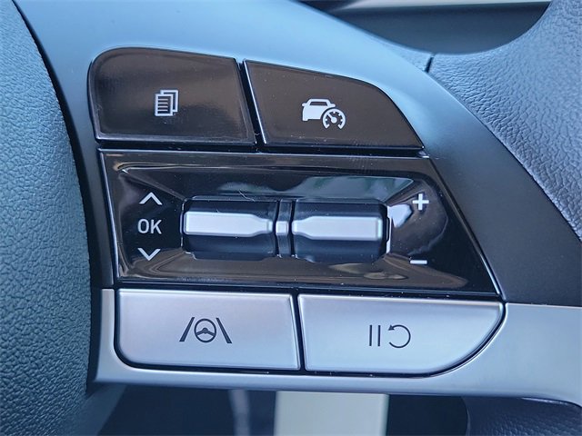 New 2025 Hyundai Elantra SE image 9