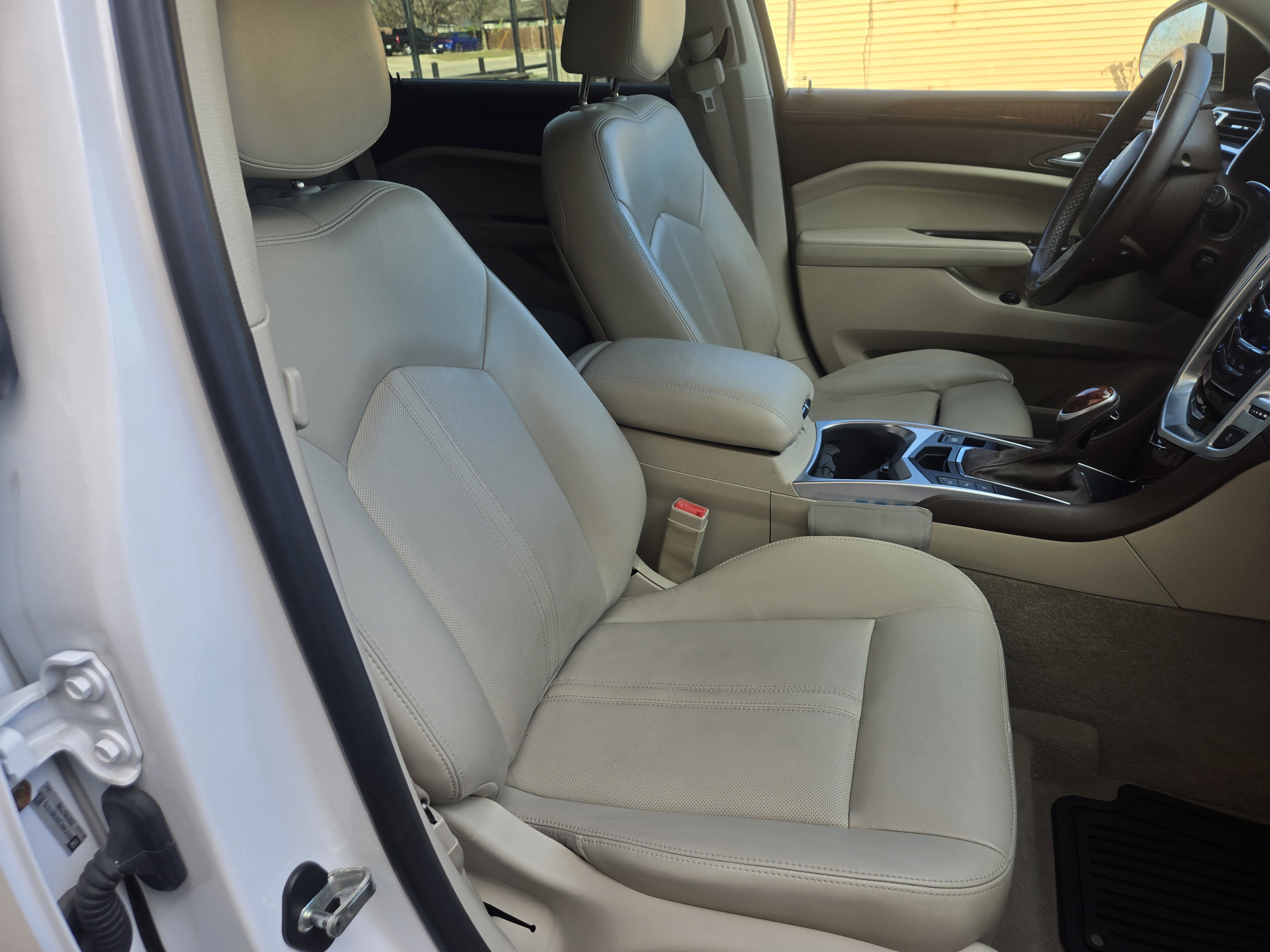 Used 2014 Cadillac SRX Luxury w/ Driver Awareness Package image 9