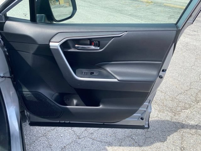 Certified 2025 Toyota RAV4 XLE AWD/4WD image 16