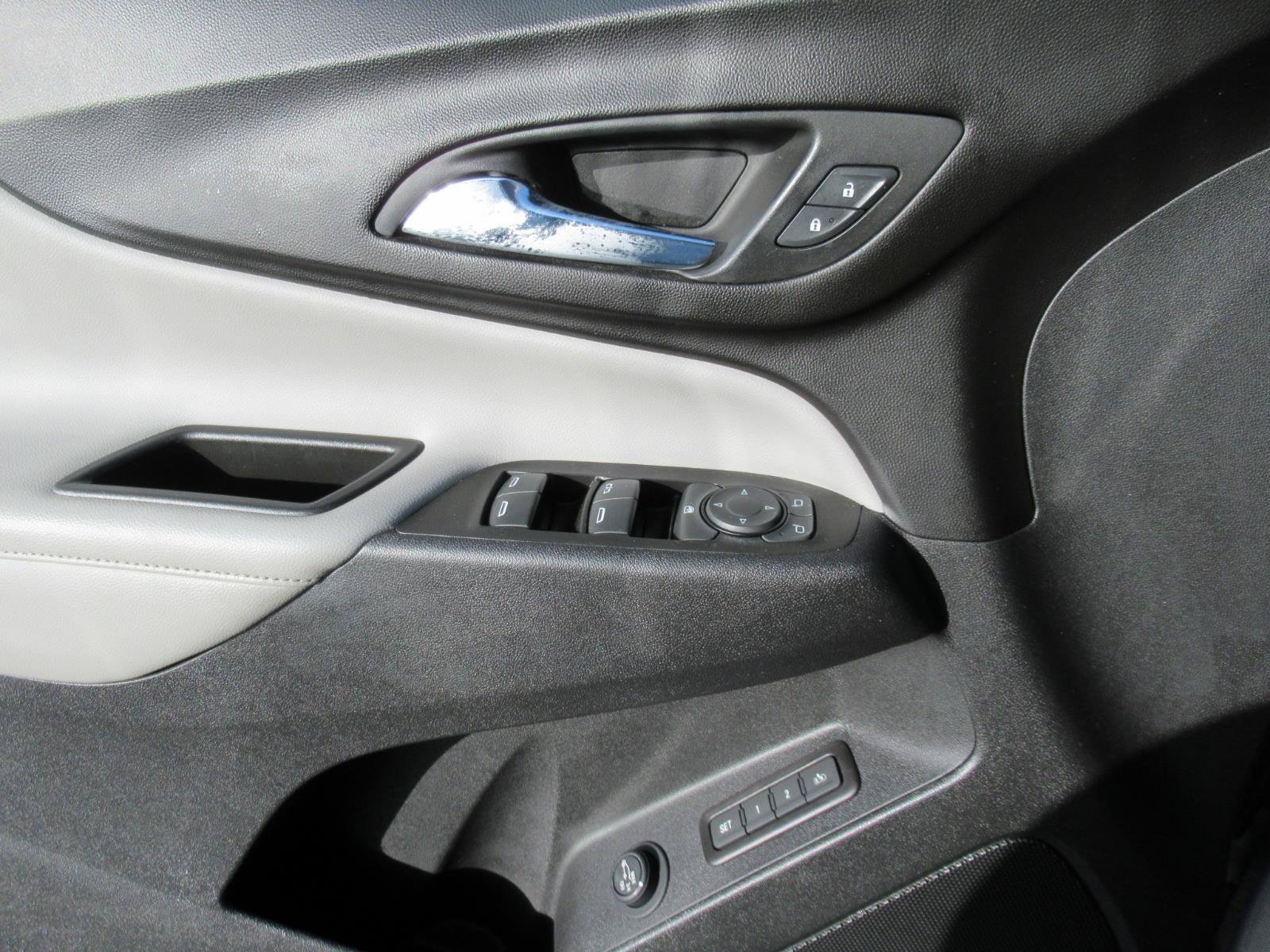Used 2021 Chevrolet Equinox Premier FWD image 20