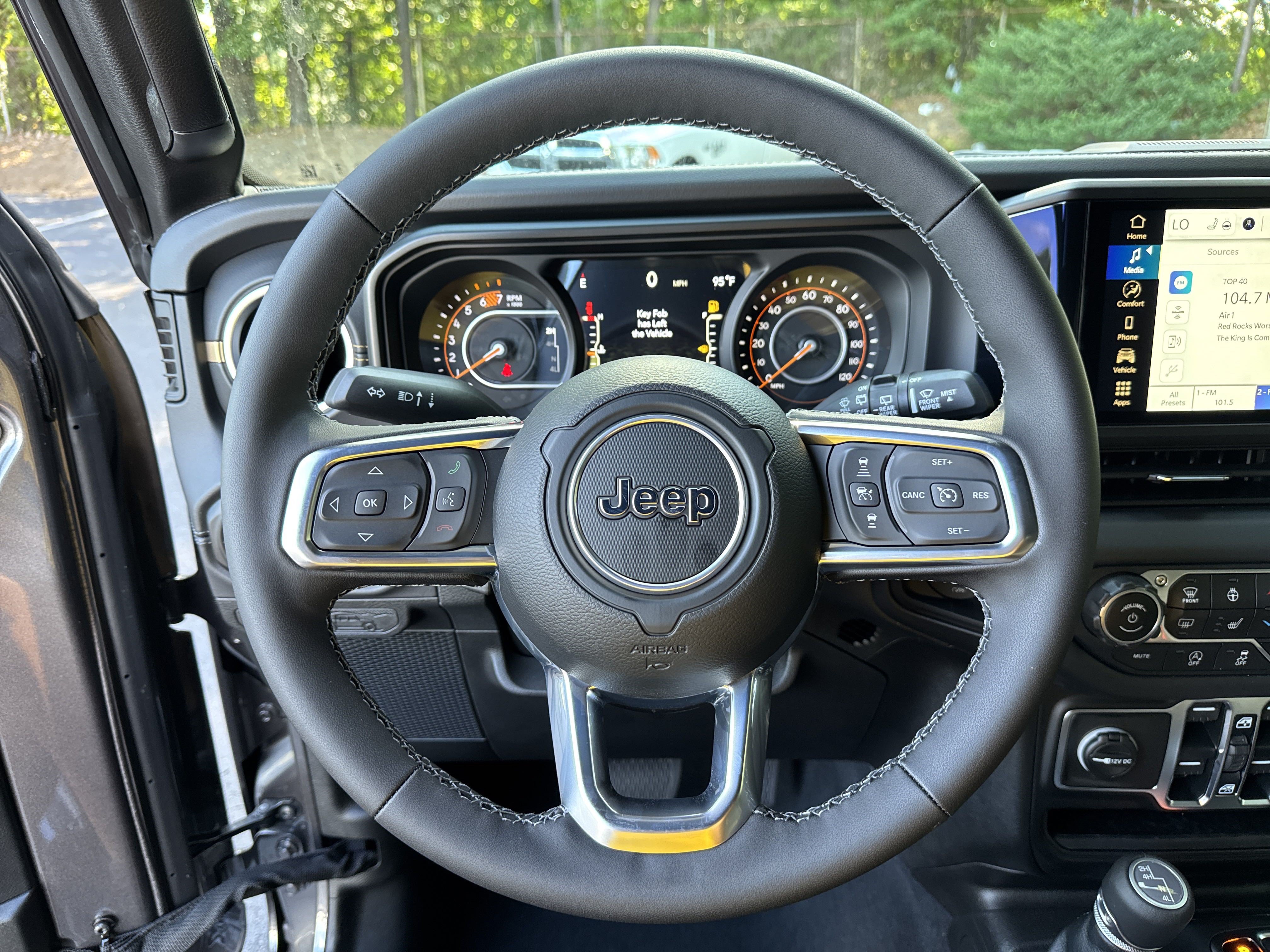 New 2025 Jeep Wrangler Unlimited Sahara AWD/4WD image 28