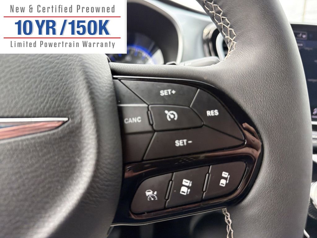 Used 2025 Chrysler Pacifica Limited image 20