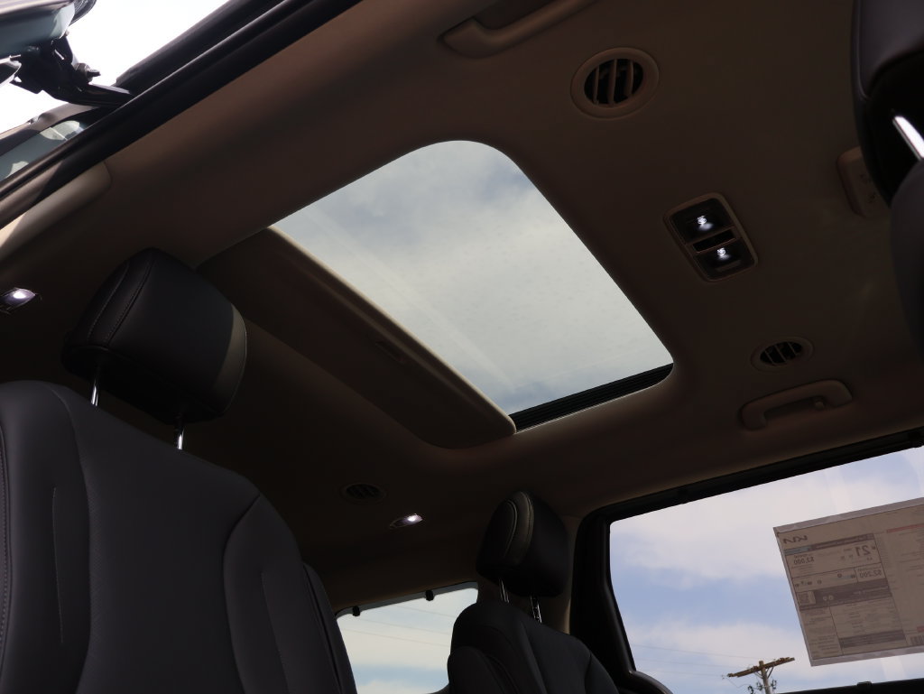 New 2027 Kia Carnival SX FWD image 17
