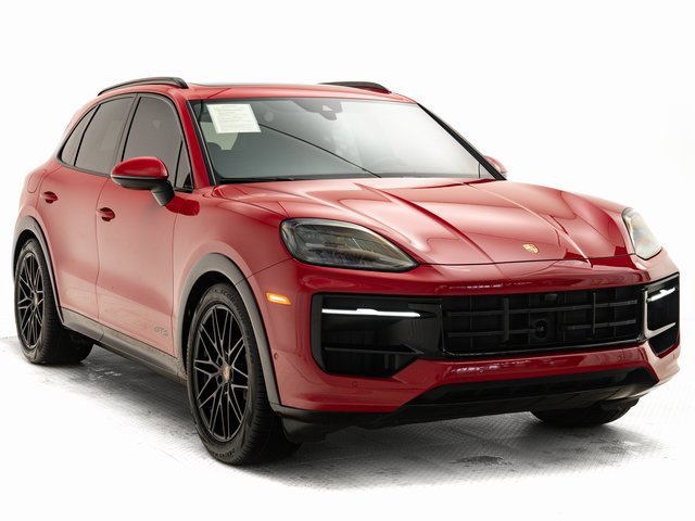 Used 2025 Porsche Cayenne GTS image 33