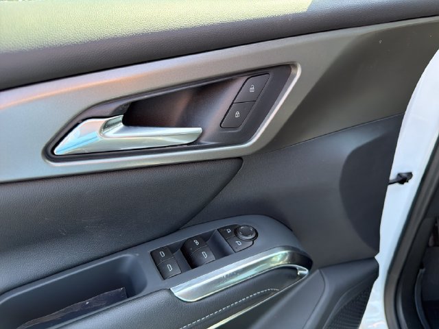 New 2027 Chevrolet Traverse LT w/ LPO, Floor Liner Package FWD image 26