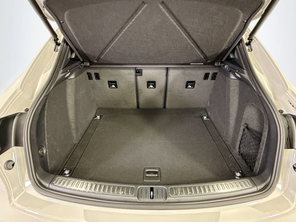 Used 2026 Porsche Macan AWD/4WD image 28