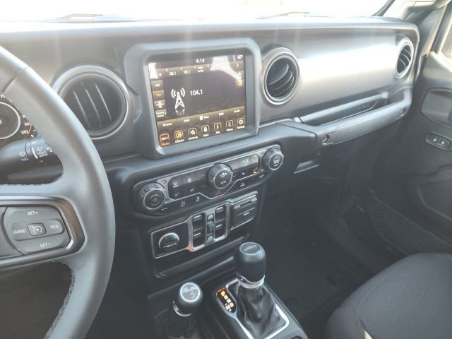 Used 2023 Jeep Gladiator Willys image 28