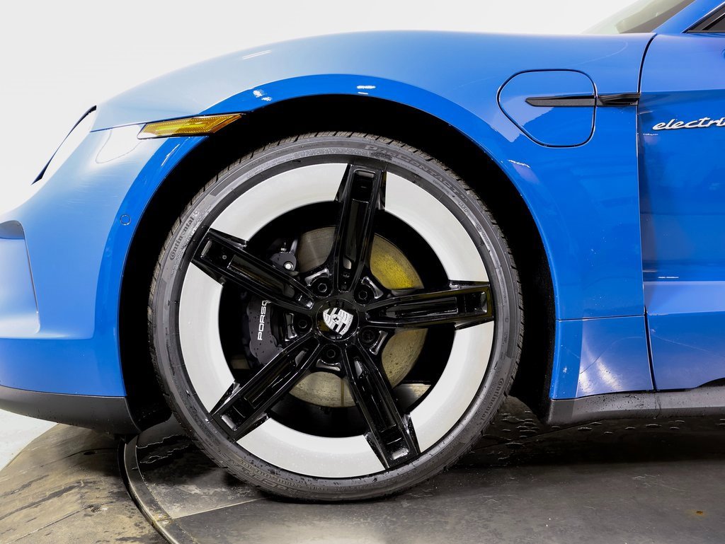 New 2025 Porsche Taycan image 25