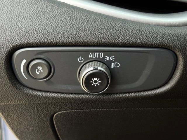 Used 2025 Chevrolet Malibu LT image 25