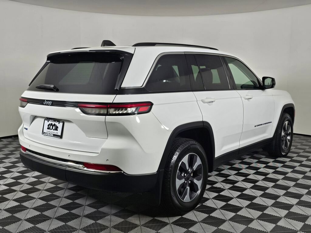 Used 2022 Jeep Grand Cherokee Limited 4xe w/ MOPAR Finishing Package image 3