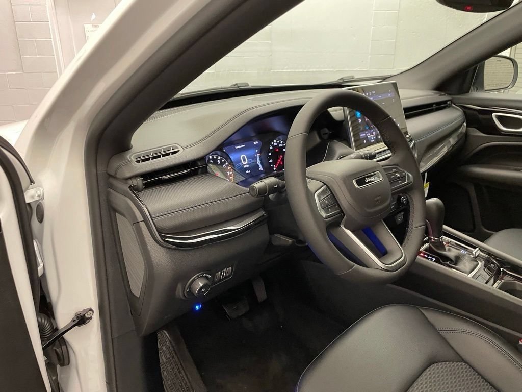 New 2026 Jeep Compass Latitude AWD/4WD image 13