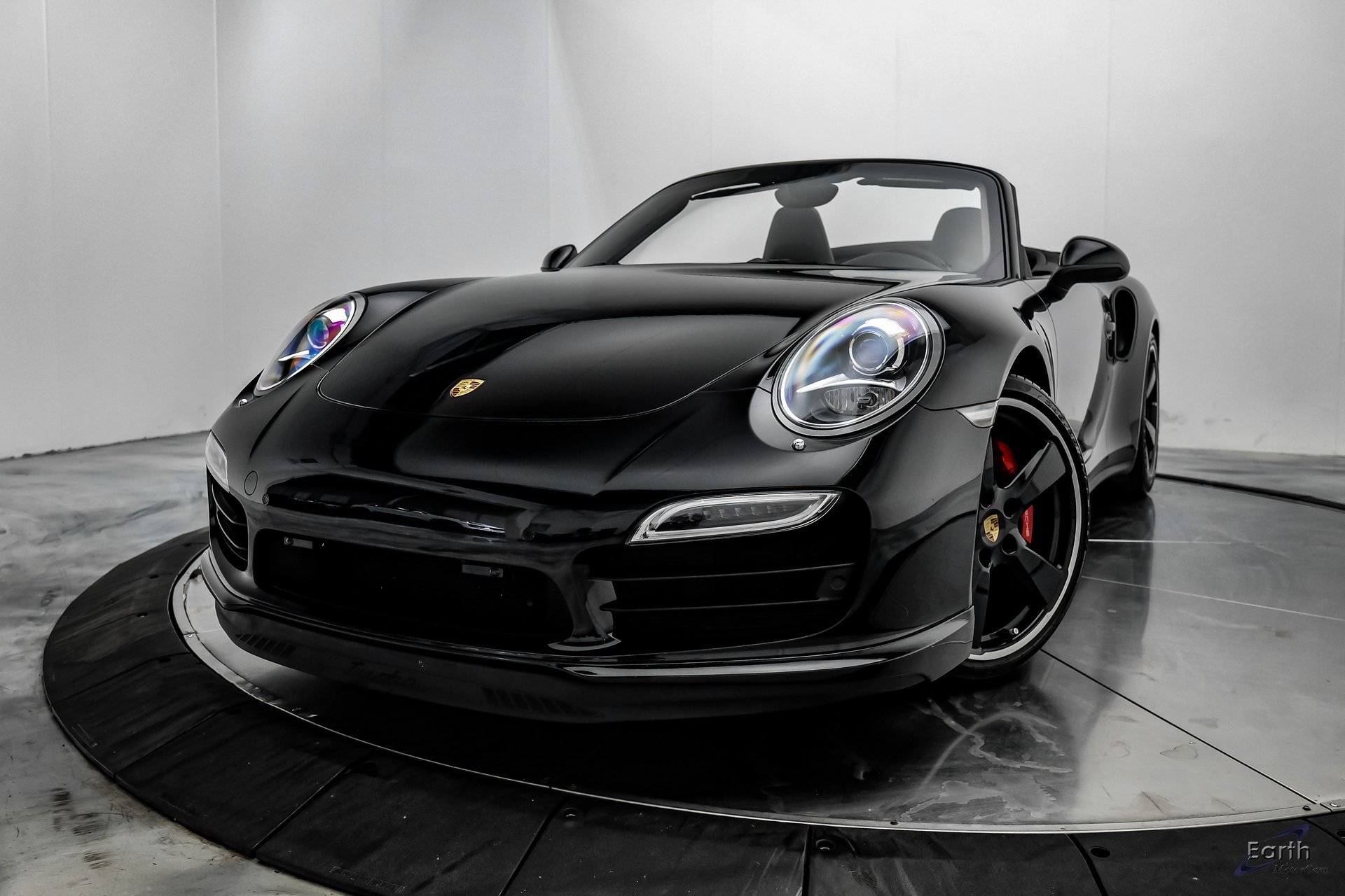 Used 2015 Porsche 911 Turbo image 4