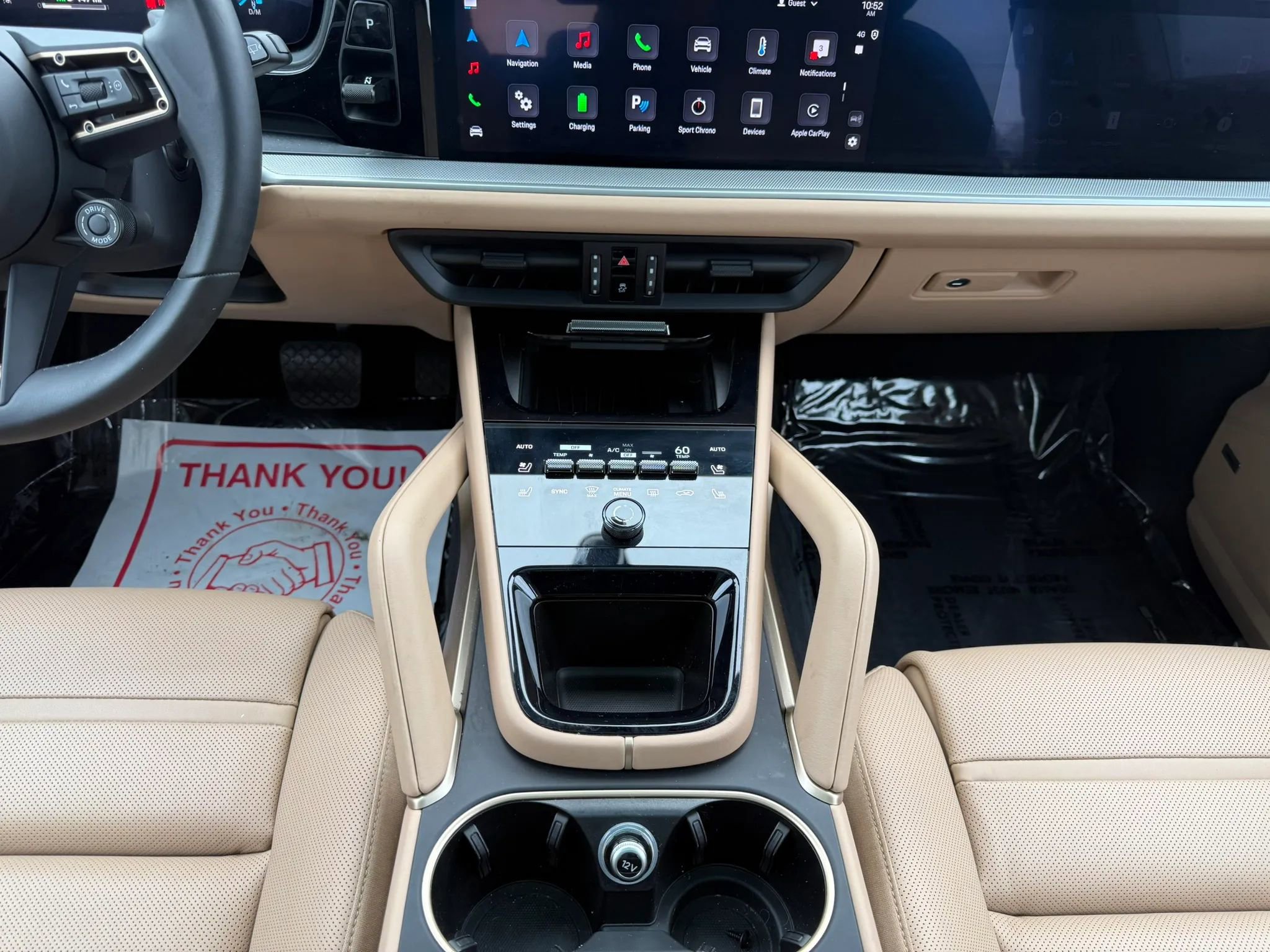 Used 2025 Porsche Cayenne E-Hybrid Sport Utility 4D w/ Premium Package Plus image 40