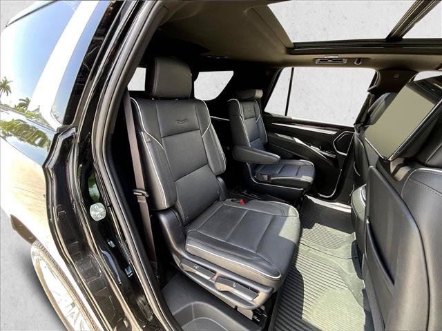 Used 2025 Cadillac Escalade Premium Luxury RWD image 28
