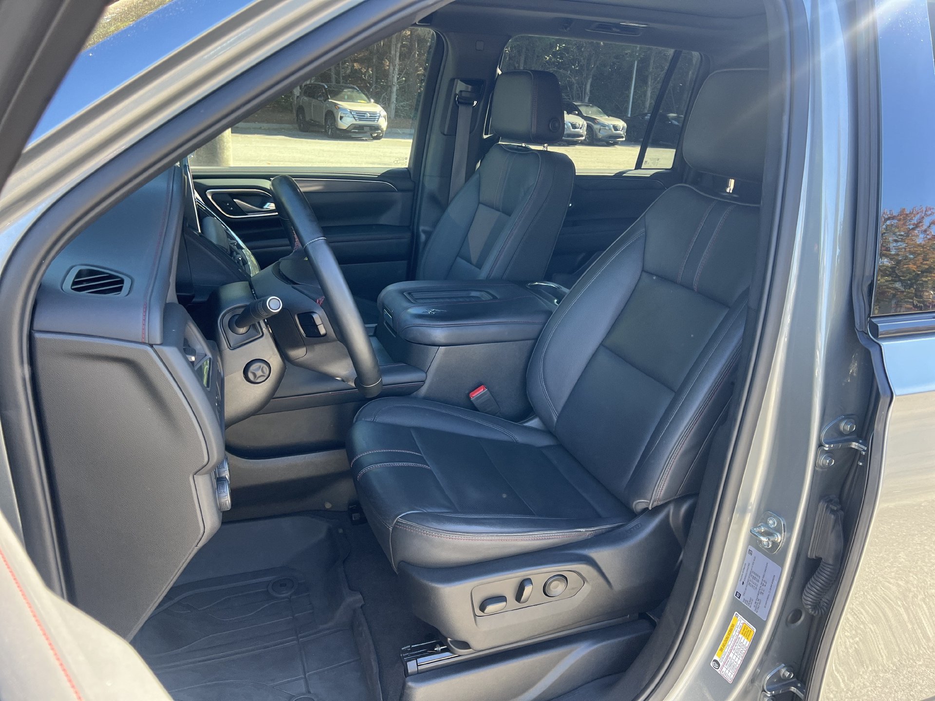 Used 2023 Chevrolet Suburban RST w/ Sport Performance Package AWD/4WD image 16