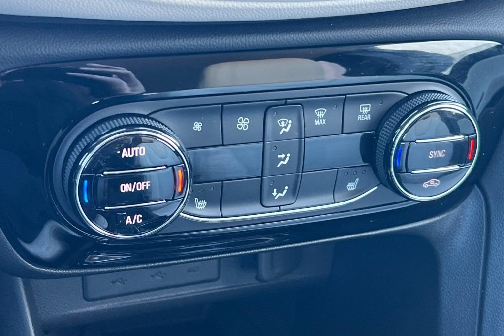 Used 2023 Buick Encore GX Select image 17