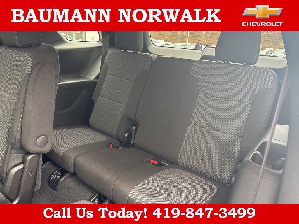 Used 2023 Chevrolet Traverse LT image 37