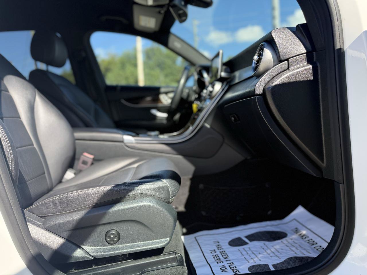 Used 2019 Mercedes-Benz GLC 300 w/ Premium Package image 50