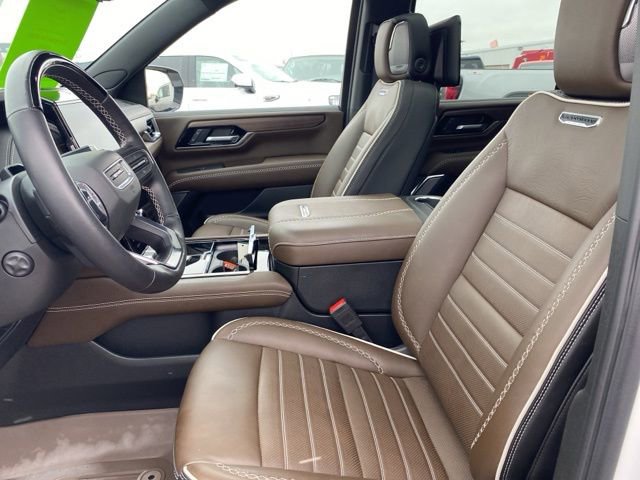 Used 2025 GMC Yukon XL Denali Ultimate w/ LPO, Floor Liner Package image 18