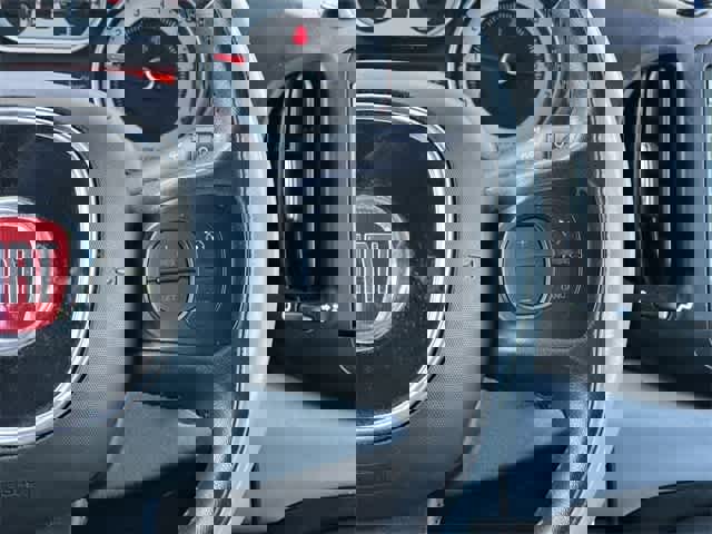 Used 2014 FIAT 500L Easy image 9