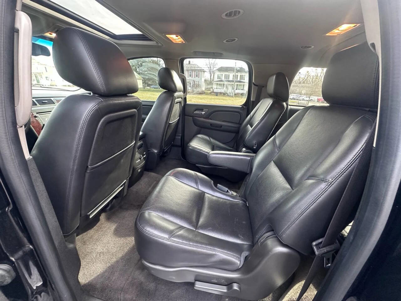 Used 2014 Chevrolet Suburban LTZ image 11