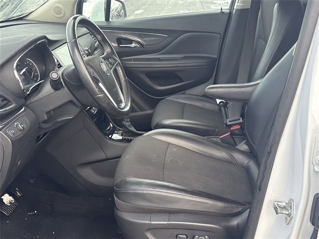 Used 2020 Buick Encore Preferred image 18