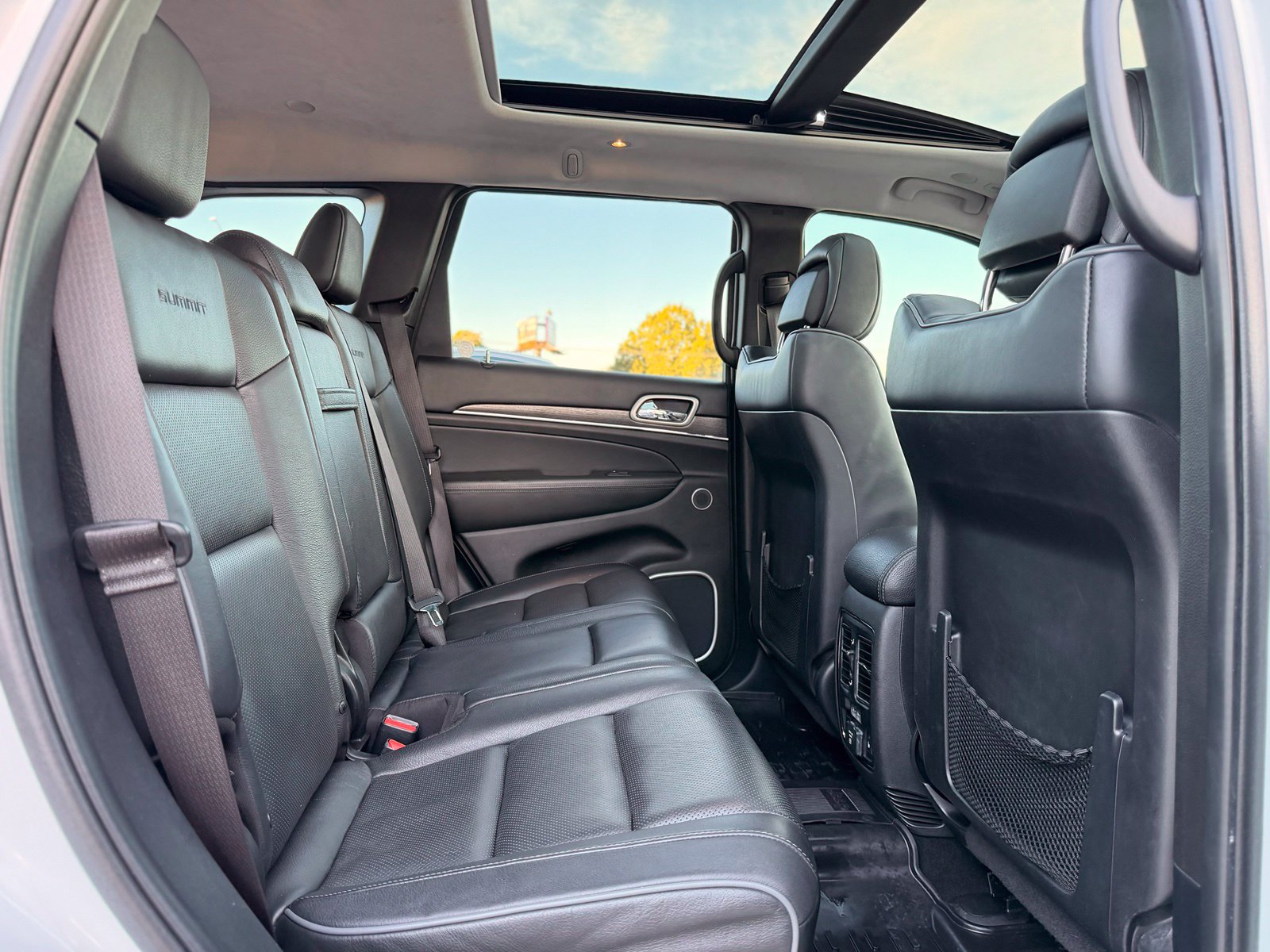 Used 2020 Jeep Grand Cherokee Summit w/ Platinum Series Group AWD/4WD image 35