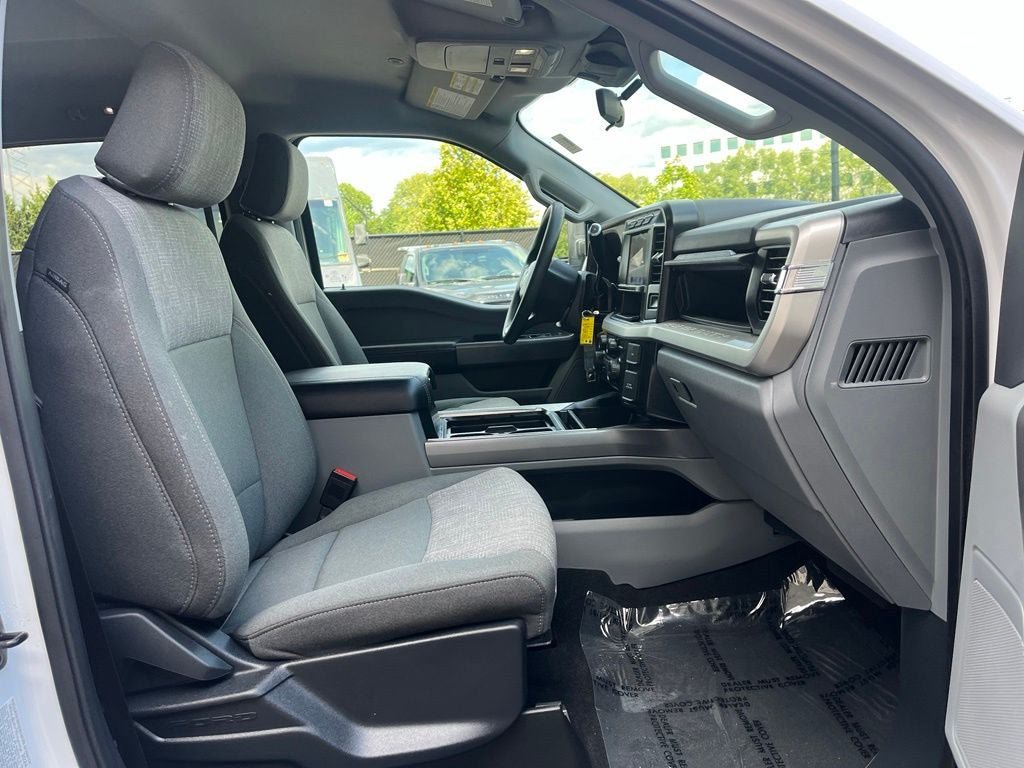 Used 2024 Ford F350 XLT w/ FX4 Off-Road Package AWD/4WD image 16