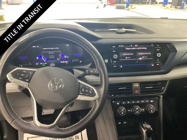 Used 2024 Volkswagen Taos SE w/ Panoramic Sunroof Package AWD/4WD image 6