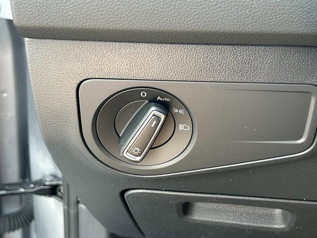 Used 2024 Volkswagen Tiguan SE AWD/4WD image 31