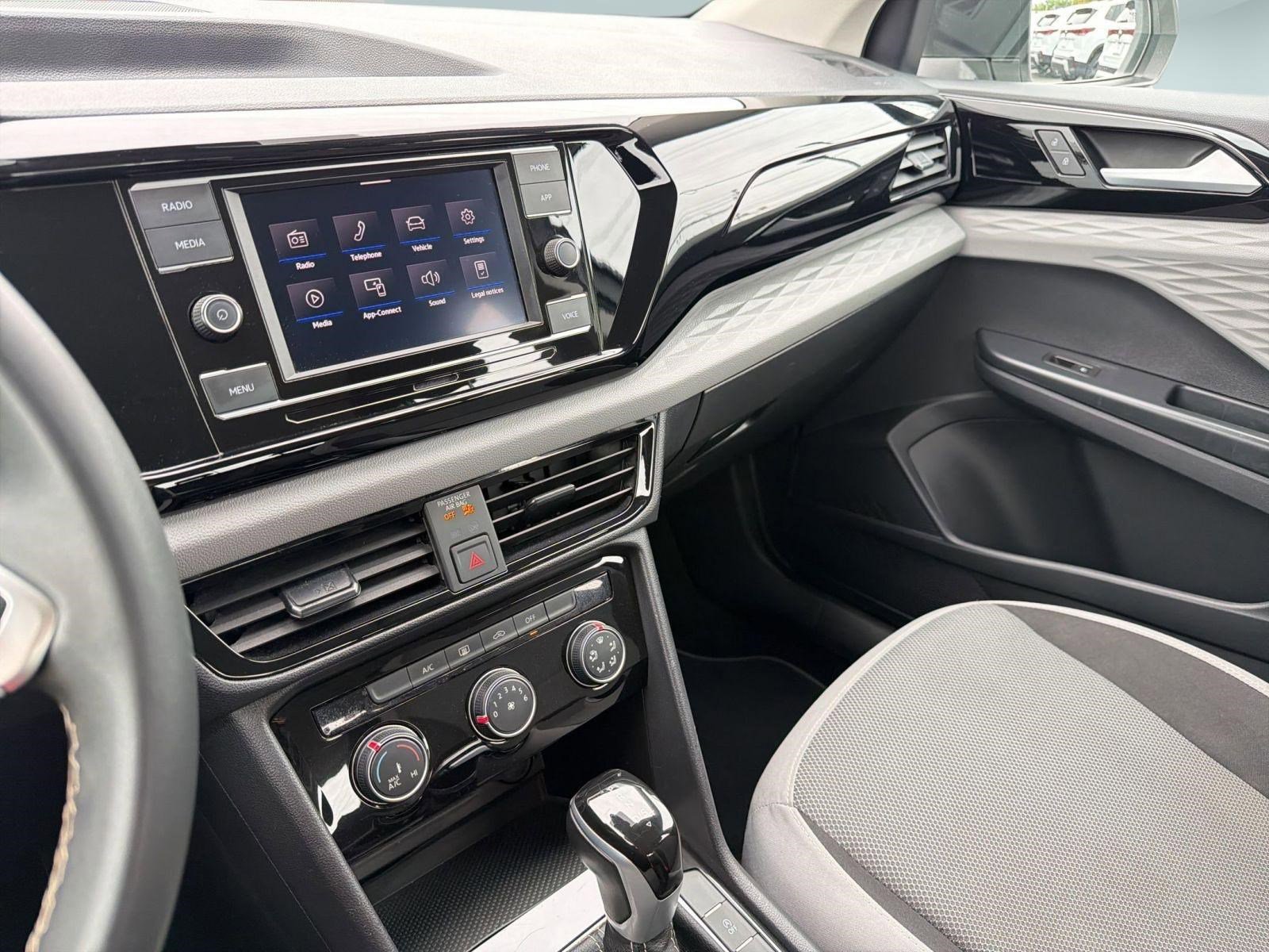Certified 2024 Volkswagen Taos S FWD image 23