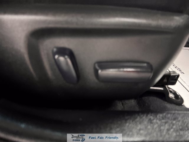 Used 2016 Toyota Camry XSE FWD image 37