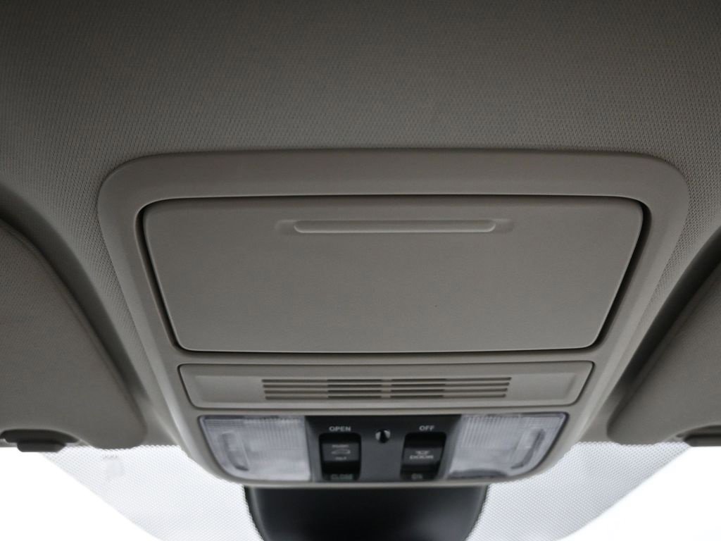Certified 2025 Honda Odyssey Touring image 17