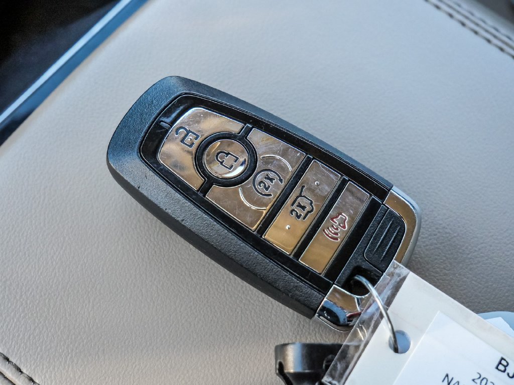 Used 2023 Lincoln Nautilus Reserve AWD/4WD image 40