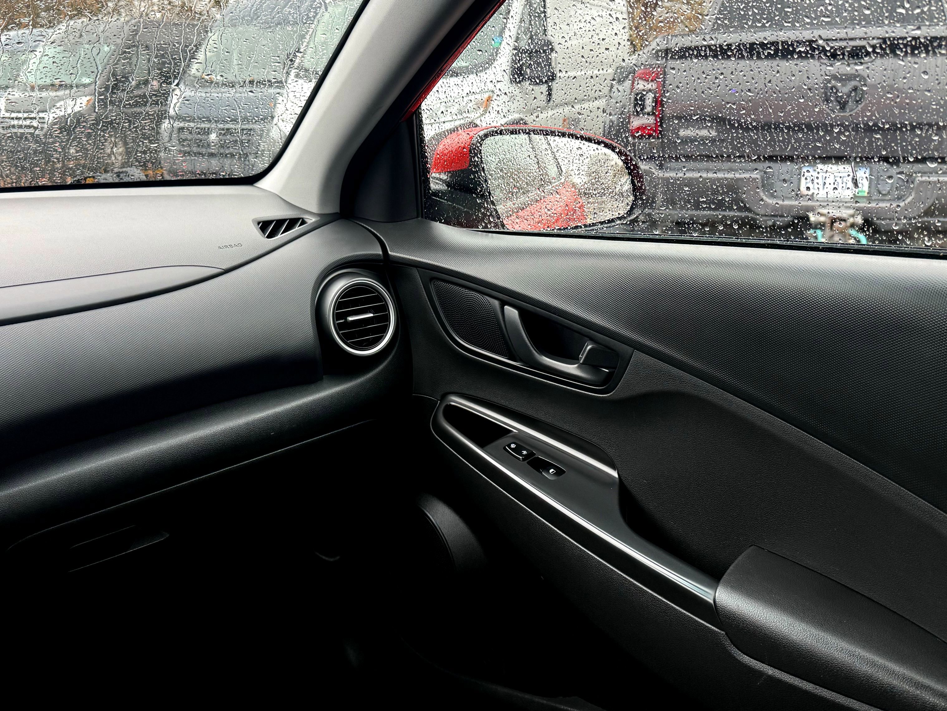 Used 2020 Hyundai Kona SE image 25