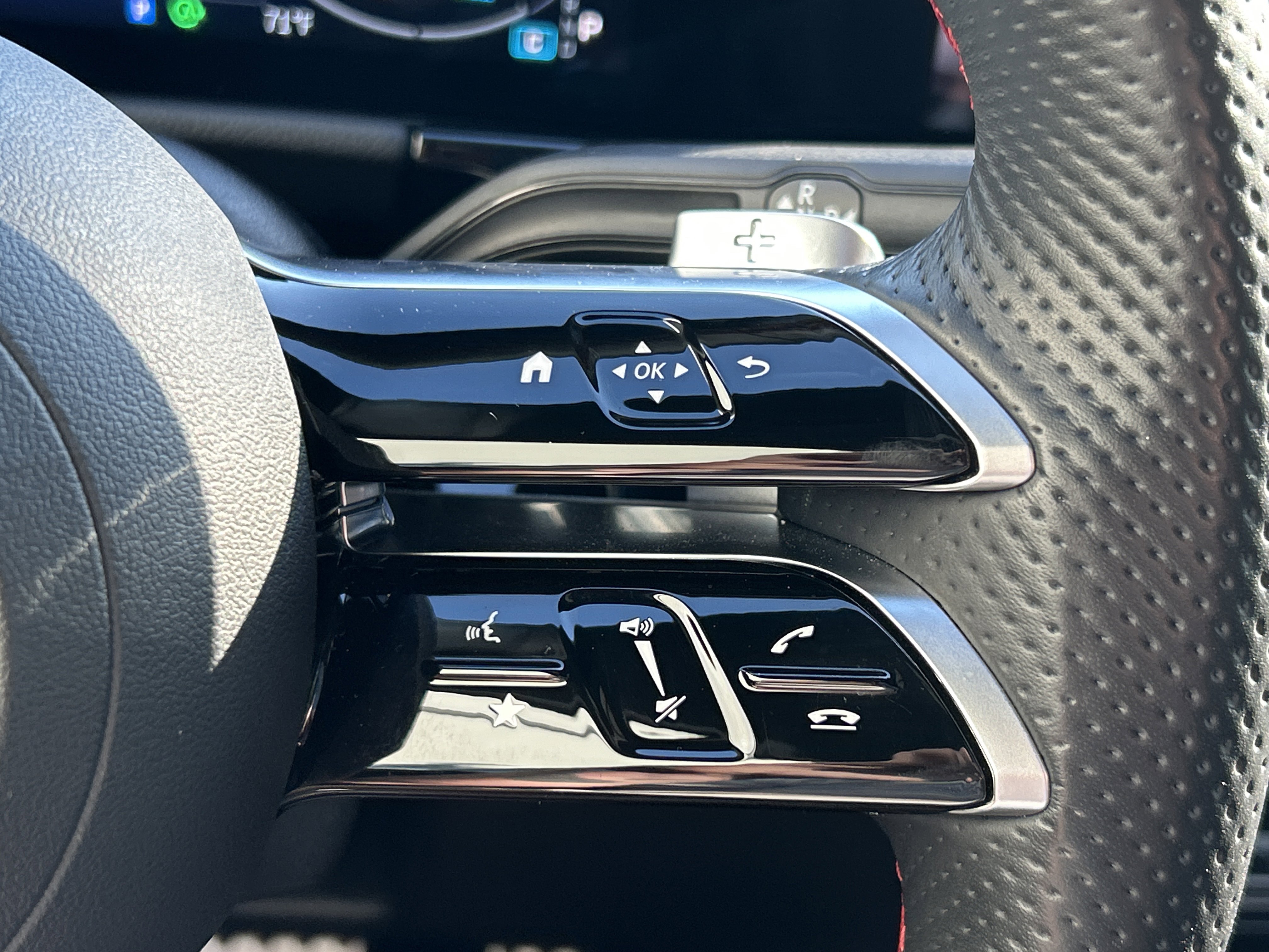 Certified 2025 Mercedes-Benz GLA 250 image 32
