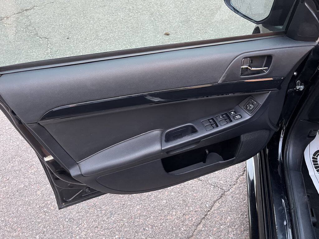 Used 2017 Mitsubishi Lancer ES FWD image 9